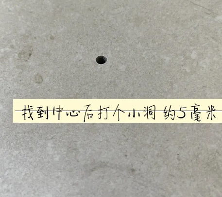 广元瓷砖空鼓维修公司专业解答在瓷砖铺贴过程中，如果砂料搅拌不均匀，将会带来以下问题